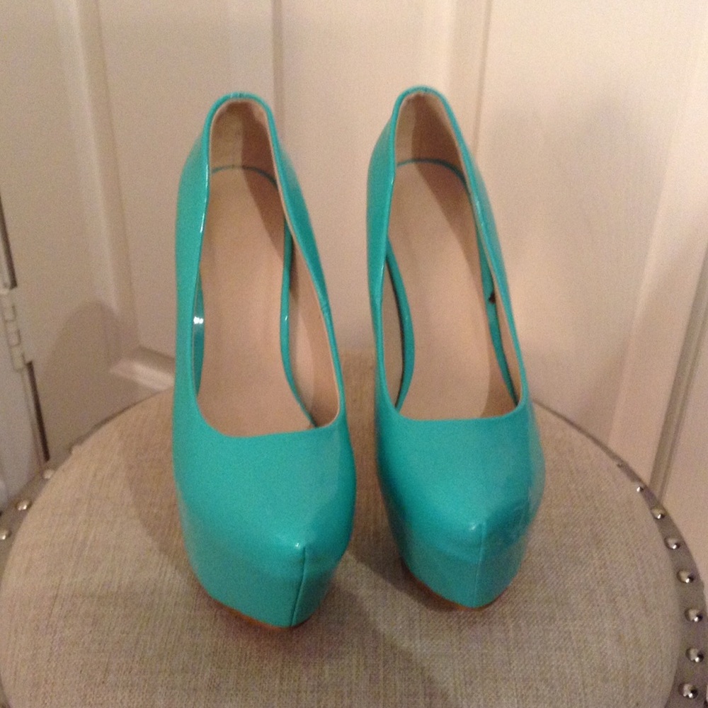 New light turquoise heels